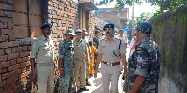 adityapur police action-आदित्यपुर पुलिस का अवैध कारोबार के खिलाफ बड़ा एक्शन, कदीम खान के ठिकानों पर छापेमारी, आर्थिक नेटवर्क की जांच शुरू,पत्नी डॉली परवीन की संपत्ति भी रडार पर, किराए के पैसे से तस्करी में मदद का शक