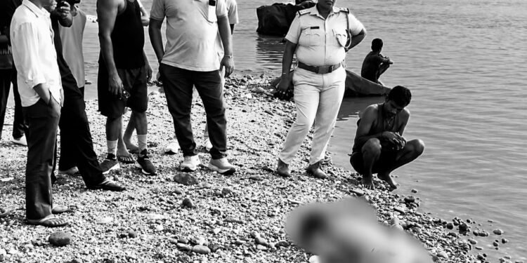 Adityapur body found – सालडीह खरकई नदी में मिला युवक का शव, आरआईटी में दोस्त के साथ रहकर प्रतियोगिता परीक्षाओं की कर रहा था तैयारी Adityapur body found – सालडीह खरकई नदी में मिला युवक का शव, आरआईटी में दोस्त के साथ रहकर प्रतियोगिता परीक्षाओं की कर रहा था तैयारी