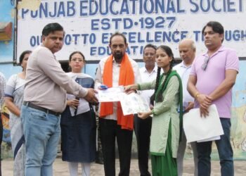 Jamshedpur bjp : भाजपा बिष्टुपुर मंडल ने मनाया सेवामास कार्यक्रम, चित्रकला व भाषण प्रतियोगिता आयोजित, उत्कृष्ट बच्चे हुए सम्मानित Jamshedpur bjp : भाजपा बिष्टुपुर मंडल ने मनाया सेवामास कार्यक्रम, चित्रकला व भाषण प्रतियोगिता आयोजित, उत्कृष्ट बच्चे हुए सम्मानित