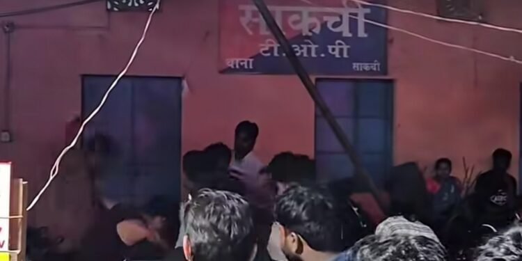 Jamshedpur fight : साकची बाजार में पार्किंग को लेकर मारपीट, हंगामा