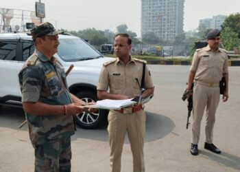 Jamshedpur ssp inspection – दुर्गा पूजा को लेकर एसएसपी ने चेकिंग प्वाइंटों का किया औचक निरीक्षण, सतर्कता बरतने का निर्देश