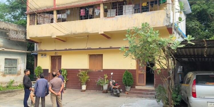 Saraikela loot – चांडिल में बंदूक की नोक पर डकैती, बदमाशों ने पूर्व आभूषण कारोबारी के घर की लूटपाट 