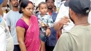 Jamshedpur mgm hospital child theft : एमजीएम अस्पताल बच्चा चोरी की आशंका से मचा हड़कंप, अफरा तफरी मची