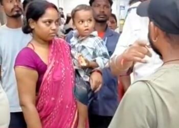 Jamshedpur mgm hospital child theft : एमजीएम अस्पताल बच्चा चोरी की आशंका से मचा हड़कंप, अफरा तफरी मची