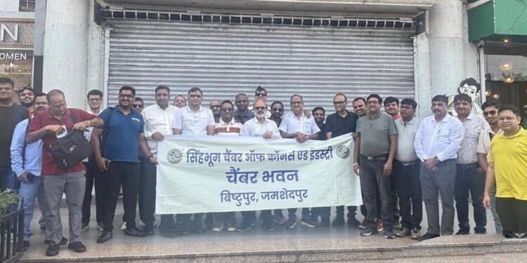 Singhbhum chamber delegation – कैंटन फेयर में भाग लेने के लिए सिंहभूम चैंबर के 40 सदस्यीय प्रतिनिधिमंडल चीन रवाना Singhbhum chamber delegation – कैंटन फेयर में भाग लेने के लिए सिंहभूम चैंबर के 40 सदस्यीय प्रतिनिधिमंडल चीन रवाना