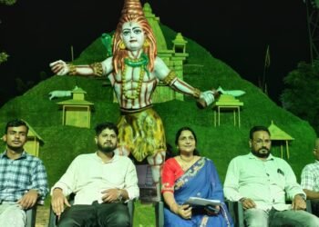 Jamshedpur durga puja : बागबेड़ा दुर्गा पूजा पंडाल बनकर तैयार, प्रकृति की रक्षा, आंतरिक शक्ति की खोज और शिव शक्ति के अटूट संबंध का जीवंत संदेश Jamshedpur durga puja : बागबेड़ा दुर्गा पूजा पंडाल बनकर तैयार, प्रकृति की रक्षा, आंतरिक शक्ति की खोज और शिव शक्ति के अटूट संबंध का जीवंत संदेश