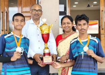 Srinath public school proud – जेआरडी स्पोर्ट्स कॉम्प्लेक्स में जोगा बैडमिंटन : श्रीनाथ पब्लिक स्कूल आदित्यपुर ने डीएवी बिष्टुपुर को हराकर जीता खिताब Srinath public school proud – जेआरडी स्पोर्ट्स कॉम्प्लेक्स में जोगा बैडमिंटन : श्रीनाथ पब्लिक स्कूल आदित्यपुर ने डीएवी बिष्टुपुर को हराकर जीता खिताब