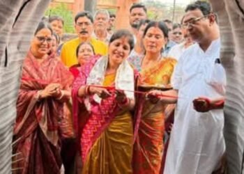 Jamshedpur rural – चाकुलिया के शिल्पी महल क्लब की ओर से निर्मित पूजा पंडाल का नैना महंती ने किया उद्घाटन Jamshedpur rural – चाकुलिया के शिल्पी महल क्लब की ओर से निर्मित पूजा पंडाल का नैना महंती ने किया उद्घाटन