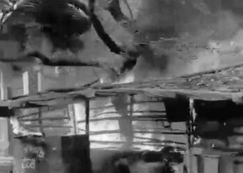 Jamshedpur fire – मानगो में सूखे पत्तों और कचरे में लगी आग, लोगों की सूझबूझ से टला बड़ा हादसा Jamshedpur fire – मानगो में सूखे पत्तों और कचरे में लगी आग, लोगों की सूझबूझ से टला बड़ा हादसा