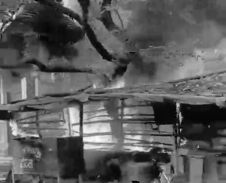 Jamshedpur fire – मानगो में सूखे पत्तों और कचरे में लगी आग, लोगों की सूझबूझ से टला बड़ा हादसा