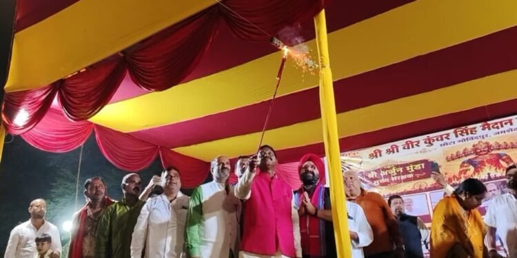 Jharkhand bjp leader kale : बागुनहातु एवं गोविंदपुर के रावण दहन समारोह में शामिल हुए भाजपा नेता अमरप्रीत सिंह काले, मां दुर्गा की अराधना में रहे लीन