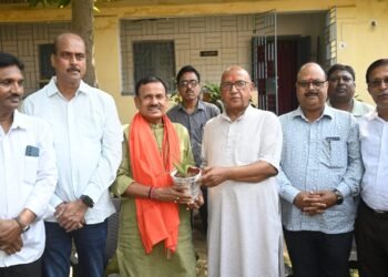 Jharkhand bjp leader birthday : भाजपा के पूर्व प्रदेश अध्यक्ष डॉ दिनेशानंद गोस्वामी का मनाया गया भव्य जन्मदिन, हर स्तर के नेताओं ने दी शुभकामनाएं