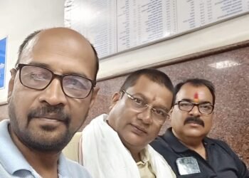 Jamshedpur congress : नयी दिल्ली में राहुल गांधी की होने वाली रैली में शामिल होने रवाना हुए जमशेदपुर के वरिष्ठ कांग्रेसी, केंद्र सरकार के खिलाफ करेंगे आवाज बुलंद Jamshedpur congress : नयी दिल्ली में राहुल गांधी की होने वाली रैली में शामिल होने रवाना हुए जमशेदपुर के वरिष्ठ कांग्रेसी, केंद्र सरकार के खिलाफ करेंगे आवाज बुलंद