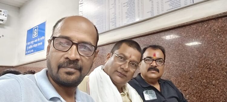 Jamshedpur congress : नयी दिल्ली में राहुल गांधी की होने वाली रैली में शामिल होने रवाना हुए जमशेदपुर के वरिष्ठ कांग्रेसी, केंद्र सरकार के खिलाफ करेंगे आवाज बुलंद Jamshedpur congress : नयी दिल्ली में राहुल गांधी की होने वाली रैली में शामिल होने रवाना हुए जमशेदपुर के वरिष्ठ कांग्रेसी, केंद्र सरकार के खिलाफ करेंगे आवाज बुलंद