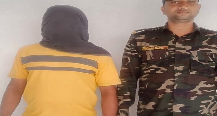 Jamshedpur rural attempt to rape accused arrested : घाटशिला के गांव में दिव्यांग युवती से दुष्कर्म के प्रयास का आरोपी गिरफ्तार, पुलिस ने आरोपी को न्यायिक हिरासत में भेजा जेल