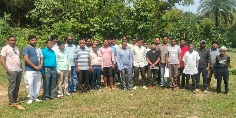 Jamshedpur rural ucil vrs case : यूसिल की वीआरएस से वंचित 138 कर्मचारी पुत्रों के भाग्य का फैसला 29 अक्टूबर को, धनबाद श्रम न्यायालय 29 अक्टूबर को सुनाएगा फैसला, एकजुट हुए यूसिल के पूर्व कर्मचारी-पुत्र Jamshedpur rural ucil vrs case : यूसिल की वीआरएस से वंचित 138 कर्मचारी पुत्रों के भाग्य का फैसला 29 अक्टूबर को, धनबाद श्रम न्यायालय 29 अक्टूबर को सुनाएगा फैसला, एकजुट हुए यूसिल के पूर्व कर्मचारी-पुत्र