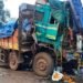 Jamshedpur rural hata road accident : हाता चौक के पास दो ट्रकों में भीषण टक्कर, एक ट्रक बुरी तरह क्षतिग्रस्त, चालक बुरी तरह जख्मी, टक्कर मारनेवाला दूसरा चालक गाड़ी लेकर फरार