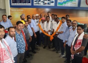 Jamshedpur tmwu leaders felicitated : टाटा मोटर्स वर्कर्स यूनियन के अध्यक्ष-महामंत्री का तीन विभागों में हुआ अभिनंदन, क्वालिटी व सीसीई, वर्ल्ड ट्रक एवं ईआरसी ने दोनों नेताओँ का किया अभिनंदन Jamshedpur tmwu leaders felicitated : टाटा मोटर्स वर्कर्स यूनियन के अध्यक्ष-महामंत्री का तीन विभागों में हुआ अभिनंदन, क्वालिटी व सीसीई, वर्ल्ड ट्रक एवं ईआरसी ने दोनों नेताओँ का किया अभिनंदन