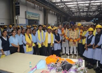 Jamshedpur tata motors : टाटा मोटर्स के एचवीटीएल में हुआ अध्यक्ष व महामंत्री का स्वागत, कंपनी के पदाधिकारियों का भी हुआ स्वागत