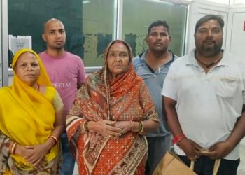 Jamshedpur mango water problem : मानगो गौड़ बस्ती के लोग एक महीने से कर रहे पानी का इंतजार, अधिकारियों से शिकायत का भी नहीं हो रहा असर, बस्तीवासियों ने की जल्द जलापूर्ति शुरू कराने की मांग Jamshedpur mango water problem : मानगो गौड़ बस्ती के लोग एक महीने से कर रहे पानी का इंतजार, अधिकारियों से शिकायत का भी नहीं हो रहा असर, बस्तीवासियों ने की जल्द जलापूर्ति शुरू कराने की मांग