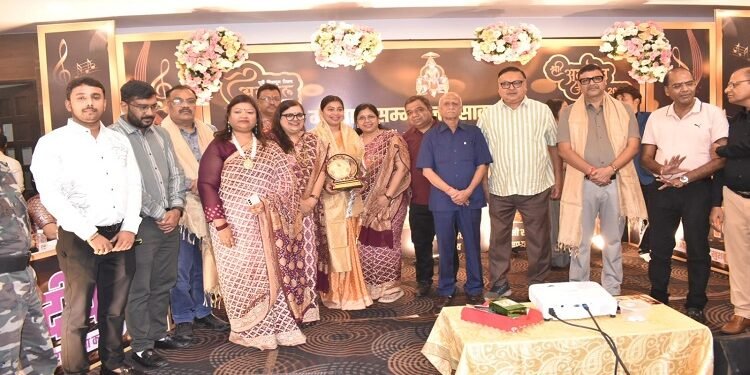 Jamshedpur agrasen jayanti : अग्रसेन जयंती समारोह के प्रथम दिन साकची में अंताक्षरी प्रतियोगिता आयोजित, प्रतियोगियों ने अपने सुरों से बांधा समां, अंताक्षरी में टीम अग्रदीप रही अव्वल