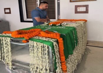 Jamshedpur kunal sarangi homage : पूर्व विधायक कुणाल षाड़ंगी ने स्व रूपी सोरेन को दी श्रद्धांजलि Jamshedpur kunal sarangi homage : पूर्व विधायक कुणाल षाड़ंगी ने स्व रूपी सोरेन को दी श्रद्धांजलि