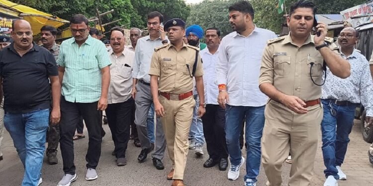 Jamshedpur dc-ssp visit puja pandals : आगामी दुर्गापूजा को लेकर डीसी एसएसपी ने विभिन्न पूजा पंडालों का किया निरीक्षण, पूजा समितियों की तैयारियां देखी व दिये जरूरी दिशा निर्देश Jamshedpur dc-ssp visit puja pandals : आगामी दुर्गापूजा को लेकर डीसी एसएसपी ने विभिन्न पूजा पंडालों का किया निरीक्षण, पूजा समितियों की तैयारियां देखी व दिये जरूरी दिशा निर्देश