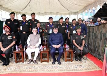 jharkhand visit of vice president of india : देवघर में उपराष्ट्रपति सीपी राधाकृष्णन ने किया सैन्य संपर्क मेले का दौरा, साथ रहे राज्यपाल jharkhand visit of vice president of india : देवघर में उपराष्ट्रपति सीपी राधाकृष्णन ने किया सैन्य संपर्क मेले का दौरा, साथ रहे राज्यपाल