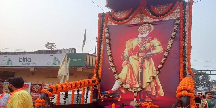 Jamshedpur rural agrasen jayanti : चाकुलिया में अग्रसेन जयंती पर निकली भव्य शोभायात्रा, बुजुर्गों का किया गया सम्मान, कई सांस्कृतिक कार्यक्रम आयोजित Jamshedpur rural agrasen jayanti : चाकुलिया में अग्रसेन जयंती पर निकली भव्य शोभायात्रा, बुजुर्गों का किया गया सम्मान, कई सांस्कृतिक कार्यक्रम आयोजित