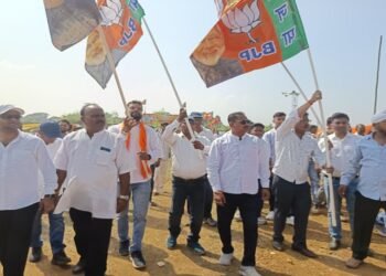 Jamshedpur bjp sonari mandal : भाजपा सोनारी मंडल ने भादूडीह में पार्टी कार्यक्रम में की शिरकत, पूर्व आजसू नेता हरेलाल महतो ने थामा भाजपा का दामन