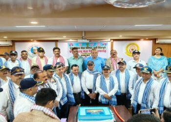 Jamshedpur airforce day celebration : पूर्वी सिंहभूम पूर्व सैनिक सेवा परिषद ने समारोह पूर्वक मनाया भारतीय वायु सेना दिवस, सेना के तीनों अंगों के पूर्व सैनिक सपरिवार हुए शामिल Jamshedpur airforce day celebration : पूर्वी सिंहभूम पूर्व सैनिक सेवा परिषद ने समारोह पूर्वक मनाया भारतीय वायु सेना दिवस, सेना के तीनों अंगों के पूर्व सैनिक सपरिवार हुए शामिल