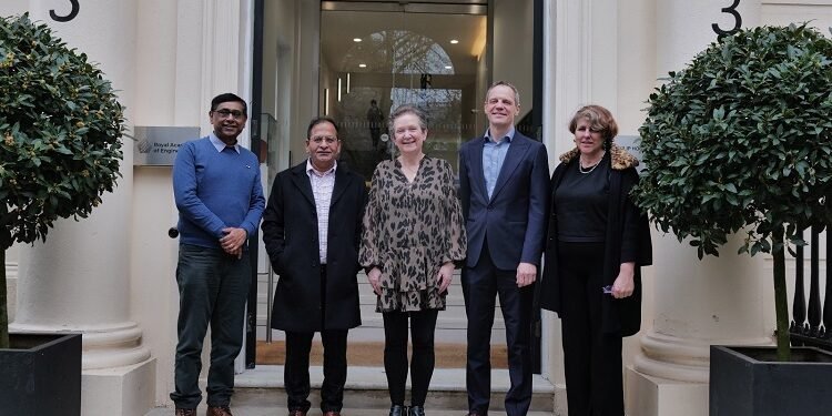Tata Steel, UK Government and Royal Academy of Engineering partner : टाटा स्टील, यूके सरकार और रायल एकेडमी ने की पार्टनरशिप, तीनों मिलकर करेंगे यह काम Tata Steel, UK Government and Royal Academy of Engineering partner : टाटा स्टील, यूके सरकार और रायल एकेडमी ने की पार्टनरशिप, तीनों मिलकर करेंगे यह काम