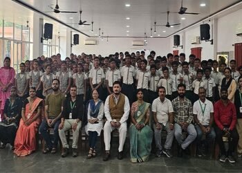 Jamshedpur mission nirman seminar : मिशन निर्माण : नशामुक्त युवा और सुरक्षित समाज के संकल्प के साथ जागरूकता संगोष्ठी आयोजित, लक्ष्मी सुरभि संस्था एवं जमशेदपुर पब्लिक स्कूल के संयुक्त तत्वावधान में हुआ आयोजन