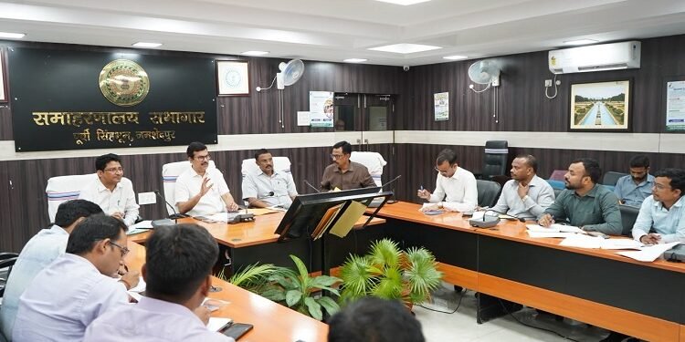 jamshedpur dc meeting : जमशेदपुर के उपायुक्त ने की नगर निकायों की बैठक, स्वच्छता, कचरा प्रबंधन एवं दुर्गापूजा को लेकर दिए गए आवश्यक दिशा-निर्देश jamshedpur dc meeting : जमशेदपुर के उपायुक्त ने की नगर निकायों की बैठक, स्वच्छता, कचरा प्रबंधन एवं दुर्गापूजा को लेकर दिए गए आवश्यक दिशा-निर्देश