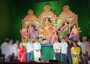 jamshedpur durga puja : जुगसलाई विधायक मंगल कालिंदी ने किया कई दुर्गा पूजा पंडालों का उदघाटन, मंगल ने कहा – दुर्गापूजा धार्मिक आस्था के साथ-साथ सांस्कृतिक विरासत और सामाजिक एकता का प्रतीक है