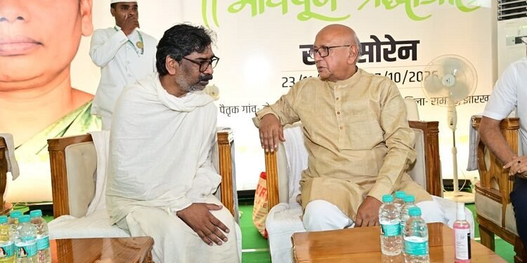 jamshedpur mla saryu roy : जमशेदपुर के विधायक सरयू राय ने मुख्यमंत्री से की मुलाकात, मुख्यमंत्री की मां को दी श्रद्धांजलि
