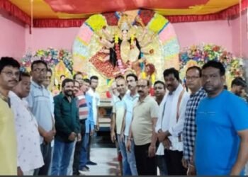 Jamshedpur rural mla inaugurates several puja pandals : विधायक समीर मोहंती ने चाकुलिया और बहरागोड़ा के विभिन्न पूजा पंडालों का किया उद्घाटन, मां दुर्गा की पूजा-अर्चना कर क्षेत्र के लिए सुख-समृद्धि का मांगा वरदान Jamshedpur rural mla inaugurates several puja pandals : विधायक समीर मोहंती ने चाकुलिया और बहरागोड़ा के विभिन्न पूजा पंडालों का किया उद्घाटन, मां दुर्गा की पूजा-अर्चना कर क्षेत्र के लिए सुख-समृद्धि का मांगा वरदान