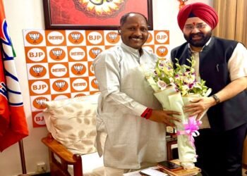 Jamshedpur kale meets saudan singh in ranchi : रांची में सौदान सिंह एवं पवन साईं से अमरप्रीत सिंह काले ने की शिष्टाचार मुलाकात, दोनों के यशस्वी कार्यकाल के लिए दी शुभकामनाएं Jamshedpur kale meets saudan singh in ranchi : रांची में सौदान सिंह एवं पवन साईं से अमरप्रीत सिंह काले ने की शिष्टाचार मुलाकात, दोनों के यशस्वी कार्यकाल के लिए दी शुभकामनाएं