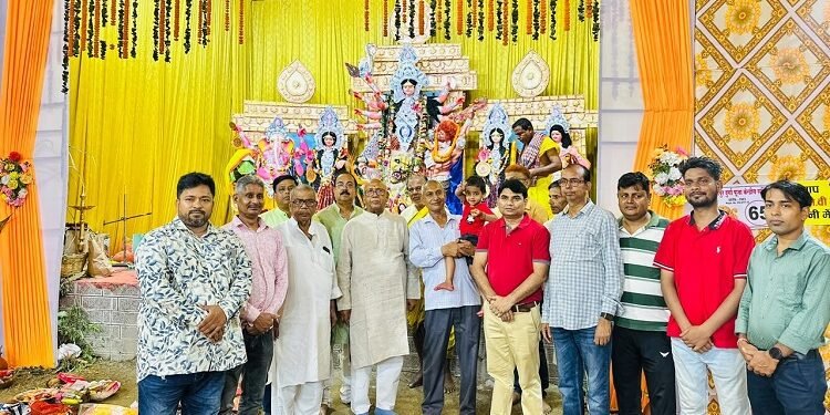 Jamshedpur saryu roy visits many puja pandals : प्रभु श्रीराम से जुड़े हैं शारदीय और वासंतिक नवरात्र : सरयू राय, सरयू राय ने विभिन्न पूजा पंडालों का भ्रमण कर की लोकमंगल की कामना
