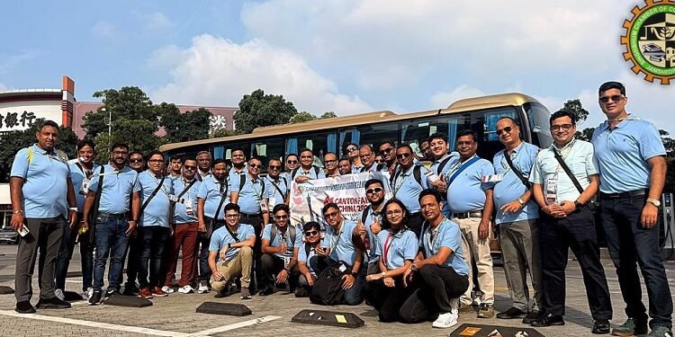 Singhbhum chamber delegation returned from china canton fare : सिंहभूम चैंबर के 40 सदस्यीय दल चीन के कैंटन फेयर का सफल दौरा कर शहर लौटा, नई तकनीक, नवाचार और औद्योगिक विकास की संभावनाएं लेकर लौटा चैंबर का दल Singhbhum chamber delegation returned from china canton fare : सिंहभूम चैंबर के 40 सदस्यीय दल चीन के कैंटन फेयर का सफल दौरा कर शहर लौटा, नई तकनीक, नवाचार और औद्योगिक विकास की संभावनाएं लेकर लौटा चैंबर का दल