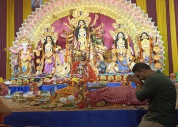 Jamshedpur kunal sarangi visit many puja pandals : कुणाल षाड़ंगी ने जिले के विभिन्न दुर्गापूजा पंडालों का किया भ्रमण, क्षेत्र वासियों को दी विजयादशमी की शुभकामनाएं Jamshedpur kunal sarangi visit many puja pandals : कुणाल षाड़ंगी ने जिले के विभिन्न दुर्गापूजा पंडालों का किया भ्रमण, क्षेत्र वासियों को दी विजयादशमी की शुभकामनाएं