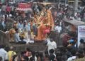 Jamshedpur gathering of devotees : साकची गोलचक्कर पर उमड़ा श्रद्धालुओं का सैलाब, सांसद विद्युत वरण महतो ने मां दुर्गा के दर्शन कर मांगा आशीर्वाद, कहा- विकसित भारत का सपना साकार होने की दिशा में अग्रसर