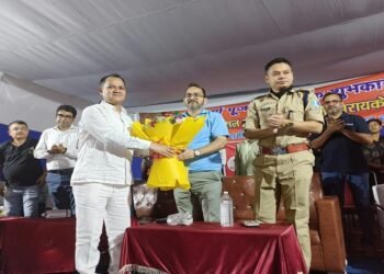 Adityapur durgapuja : दुर्गा पूजा और दशहरा शांतिपूर्वक संपन्न होने पर पुरेंद्र ने जिला प्रशासन को दी बधाई, महानवमी व विजयदशमी को वाच टावर पर पहुंचे अधिकारी व शांति समिति के सदस्यगण Adityapur durgapuja : दुर्गा पूजा और दशहरा शांतिपूर्वक संपन्न होने पर पुरेंद्र ने जिला प्रशासन को दी बधाई, महानवमी व विजयदशमी को वाच टावर पर पहुंचे अधिकारी व शांति समिति के सदस्यगण