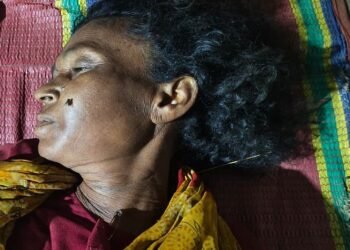 West singhbhum dayan hatya : बंदगांव में डायन-बिसाही के संदेह में महिला की पीट-पीटकर हत्या, दो आरोपी गिरफ्तार, दो अन्य की पुलिस कर रही है तलाश, आधी रात को घर में घुसकर लाठी-डंडों से पीट कर की हत्या West singhbhum dayan hatya : बंदगांव में डायन-बिसाही के संदेह में महिला की पीट-पीटकर हत्या, दो आरोपी गिरफ्तार, दो अन्य की पुलिस कर रही है तलाश, आधी रात को घर में घुसकर लाठी-डंडों से पीट कर की हत्या