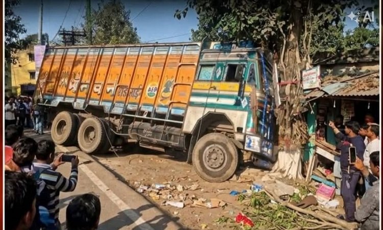 Jamshedpur truck accident : सुंदरनगर चौक पर बेकाबू ट्रक का कहर, फल दुकान में घुसा, दुकान का ढांचा हुआ क्षतिग्रस्त, इधर-उधर बिखरे फल, बाल-बाल बचे दुर्घटना के समय आसपास मौजूद लोग, Jamshedpur truck accident : सुंदरनगर चौक पर बेकाबू ट्रक का कहर, फल दुकान में घुसा, दुकान का ढांचा हुआ क्षतिग्रस्त, इधर-उधर बिखरे फल, बाल-बाल बचे दुर्घटना के समय आसपास मौजूद लोग,