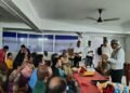 Jamshedpur astha space town welfare committee : आस्था स्पेस टाउन वेलफेयर कमेटी ने राजेश अग्रवाल, आलोक सावा व सुनहरे पल संस्था का जताया आभार, इनकी पहल से कमेटी को मिली जीवन रक्षक एईडी मशीन Jamshedpur astha space town welfare committee : आस्था स्पेस टाउन वेलफेयर कमेटी ने राजेश अग्रवाल, आलोक सावा व सुनहरे पल संस्था का जताया आभार, इनकी पहल से कमेटी को मिली जीवन रक्षक एईडी मशीन