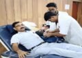 Jamshedpur blood center employee donates sdp for seriously ill person : जमशेदपुर ब्लड सेंटर कर्मी ने गम्भीर बीमारी से जूझ रहे मरीज के लिए किया अपना चौथा एसडीपी रक्तदान, सुदीप प्रमाणिक अबतक 23बार कर चुके हैं रक्तदान, 23वां रक्तदान अपने स्वर्गीय पिता को किया समर्पित Jamshedpur blood center employee donates sdp for seriously ill person : जमशेदपुर ब्लड सेंटर कर्मी ने गम्भीर बीमारी से जूझ रहे मरीज के लिए किया अपना चौथा एसडीपी रक्तदान, सुदीप प्रमाणिक अबतक 23बार कर चुके हैं रक्तदान, 23वां रक्तदान अपने स्वर्गीय पिता को किया समर्पित