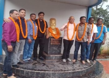 tata steel novamundi wage revision : टाटा स्टील के नोवामुंडी माइंस के कर्मचारियों के वेतन में 15 से 19 हजार रुपये से अधिक की बढ़ोत्तरी, टाटा स्टील का वेज रिवीजन समझौता बना आधार, वर्कर्स यूनियन के अध्यक्ष टुन्नु चौधरी के पक्ष में लगे नारे, देखिये – video