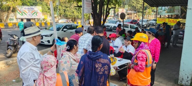 jamshedpur health check-up camp-रोटरी क्लब ऑफ जमशेदपुर एवं प्रेस क्लब ऑफ जमशेदपुर के संयुक्त सहयोग से लगा स्वास्थ्य जांच शिविर,75 से अधिक लोगों ने शिविर का उठाया लाभ jamshedpur health check-up camp-रोटरी क्लब ऑफ जमशेदपुर एवं प्रेस क्लब ऑफ जमशेदपुर के संयुक्त सहयोग से लगा स्वास्थ्य जांच शिविर,75 से अधिक लोगों ने शिविर का उठाया लाभ