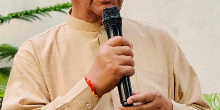 jamshedpur mla saryu roy fire : जमशेदपुर पश्चिम के विधायक सरयू राय ने मानगो नगर निगम को लेकर रौद्र रुप अपनाया, एक सप्ताह का दिया अल्टीमेटम, मुर्दा मैदान और वसुंधरा एस्टेट साफ नहीं हुआ तो कचरा उठाकर मानगो नगर निगम के कार्यालय पर डालेंगे jamshedpur mla saryu roy fire : जमशेदपुर पश्चिम के विधायक सरयू राय ने मानगो नगर निगम को लेकर रौद्र रुप अपनाया, एक सप्ताह का दिया अल्टीमेटम, मुर्दा मैदान और वसुंधरा एस्टेट साफ नहीं हुआ तो कचरा उठाकर मानगो नगर निगम के कार्यालय पर डालेंगे
